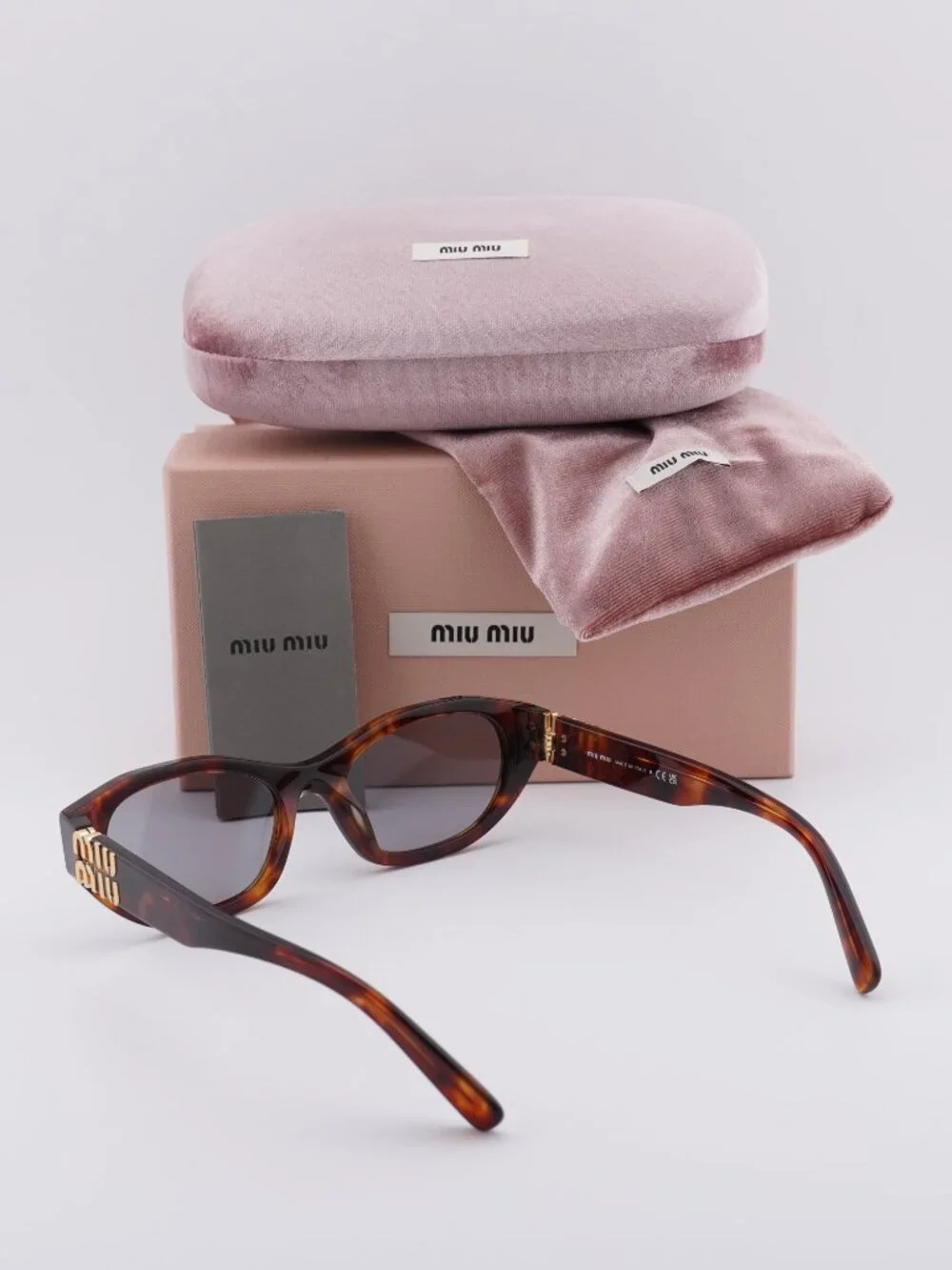 Miu Miu model mua03s